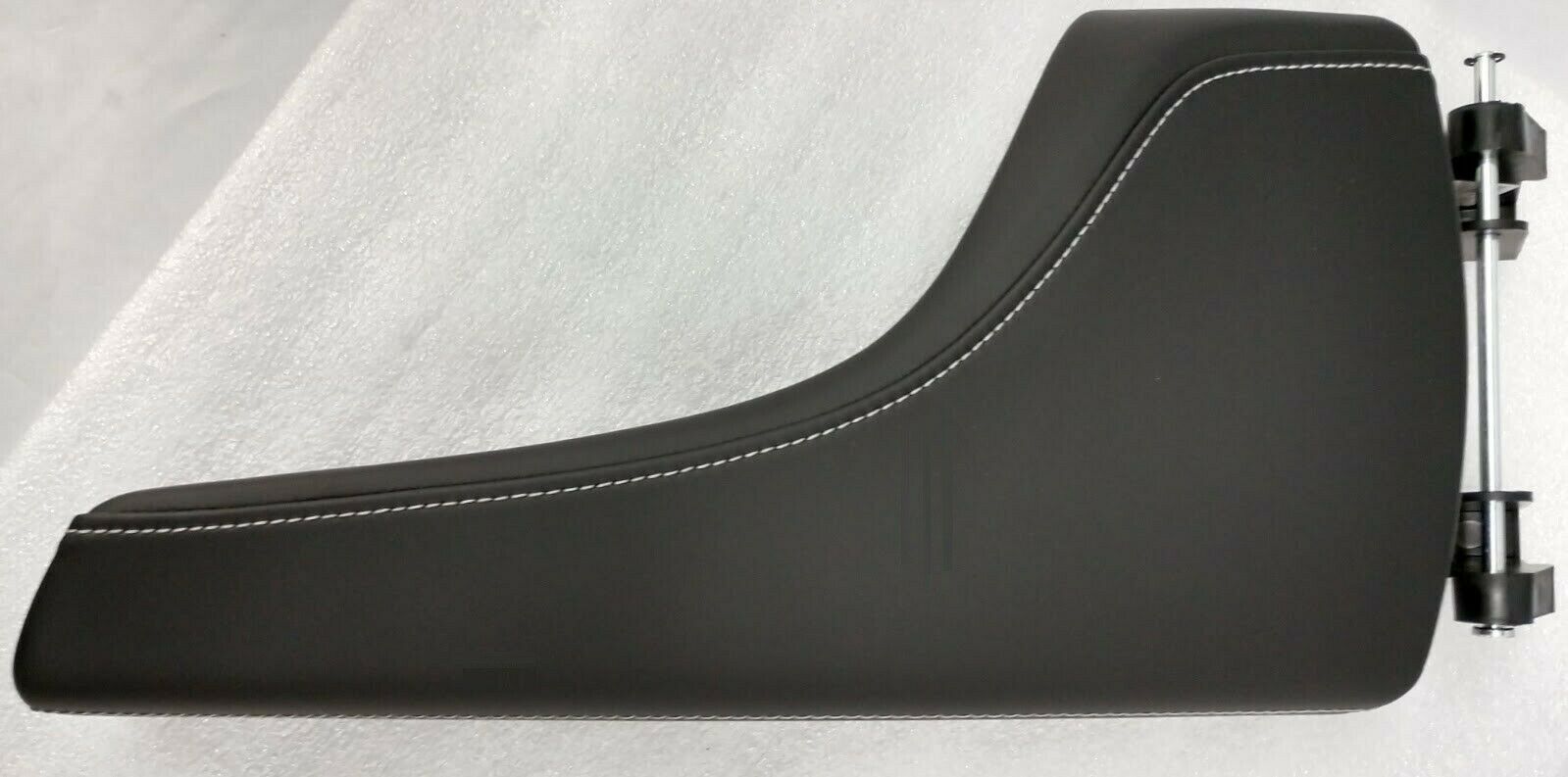 Camaro 2016+ console lid black leather with gray stitching Blem